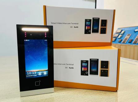 家家安tuya涂鴉別墅樓宇5寸/8寸人臉識別主機新包裝發布